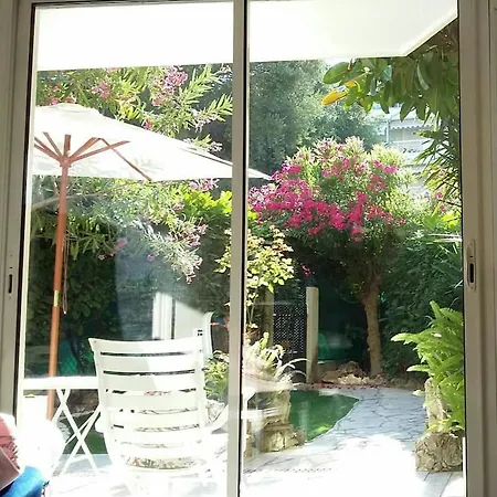 Jardin شقة *